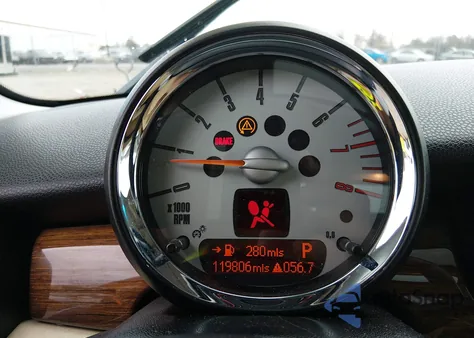 2009 Mini Cooper Clubman z USA, uszkodzony, nr VIN WMWML33549TX33727